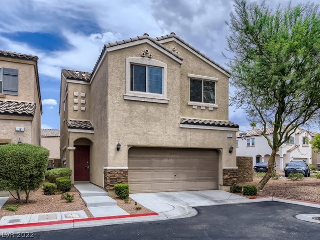 8 Jasmine Point Street, House other with 3 bedrooms, 2 bathrooms and null parking in Henderson NV | Image 1