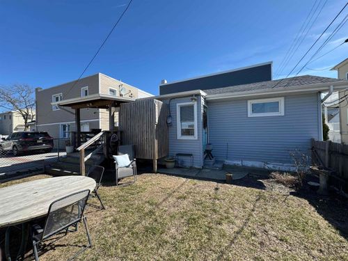 717 Wisteria Rd, Atlantic City, NJ, 08401-1327 | Card Image