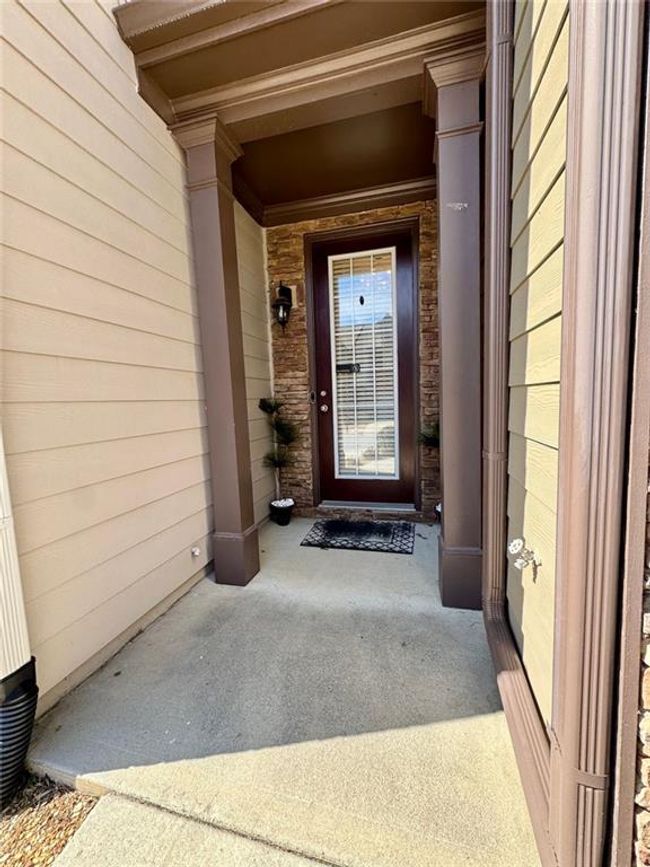 6642 Story Cir, Townhouse with 3 bedrooms, 3 bathrooms and 2 parking in Norcross GA | Image 5