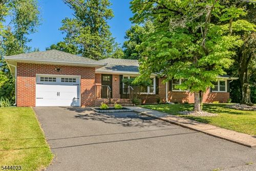 4 Park Ln, PRINCETON, NJ, 08540-8411 | Card Image
