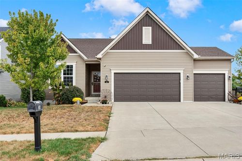 38 Huntleigh Park Ct, Wentzville, MO, 63385-7217 | Card Image