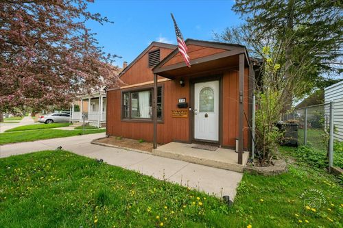 335 Silver St, Elgin, IL, 60123-3522 | Card Image