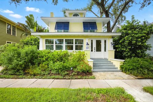 221 13th Ave Ne, St Petersburg, FL, 33701-1211 | Card Image