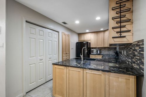 apt-174-4242 N Capistrano Dr, Dallas, TX, 75287-4005 | Card Image