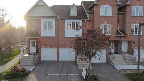2-1591 S Parade Crt, Mississauga, ON, L5M6G1 | Card Image