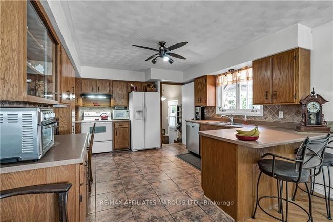 16933 8 Th Rd, House other with 3 bedrooms, 2 bathrooms and 8 parking in Moose Creek ON | Image 10