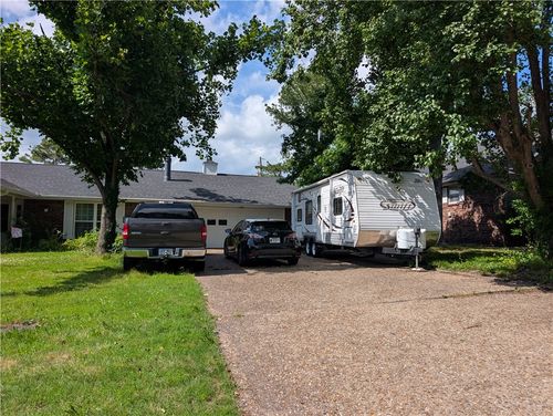 1307 W Pine St, Rogers, AR, 72758-4352 | Card Image