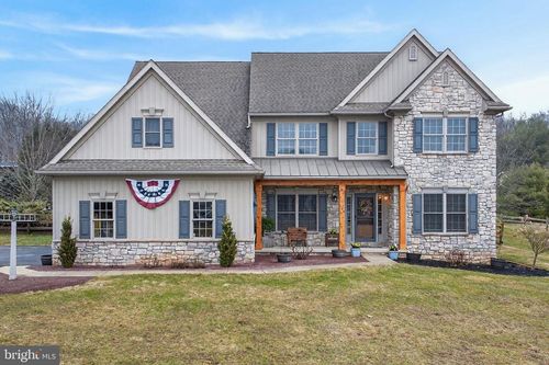 104 Royal Horse Way, Reinholds, PA, 17569-9353 | Card Image