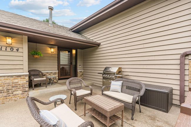 Front patio space too! | Image 55