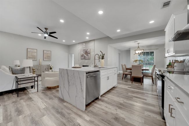 303 Riva Rdg, House other with 4 bedrooms, 3 bathrooms and null parking in Lucas TX | Image 6