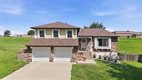 4913 Nw Downing St, Blue Springs, MO, 64015-2306 | Card Image