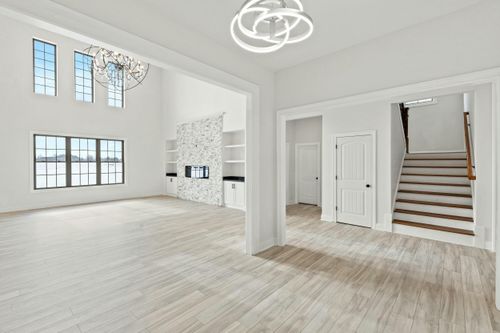 417 Weston Park, Lexington, KY, 40515-5725 | Card Image