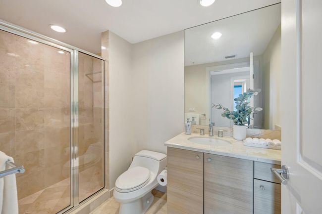 APT-908 - 1 N Ocean Blvd, Condo with 3 bedrooms, 2 bathrooms and null parking in Pompano Beach FL | Image 23