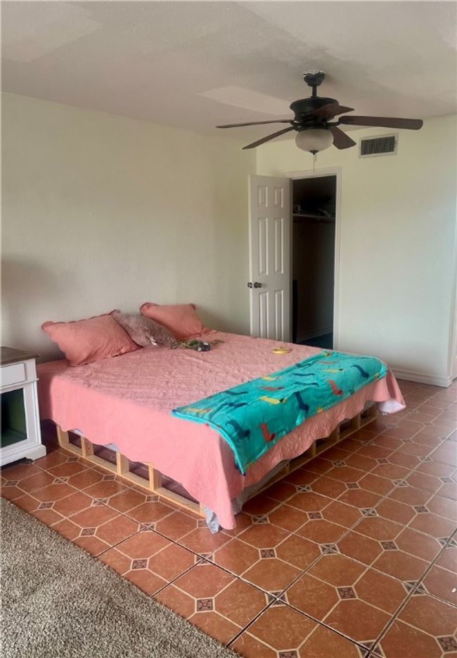 APT-404 - 4141 Whiteley Dr, Townhouse with 1 bedrooms, 2 bathrooms and 1 parking in Corpus Christi TX | Image 16