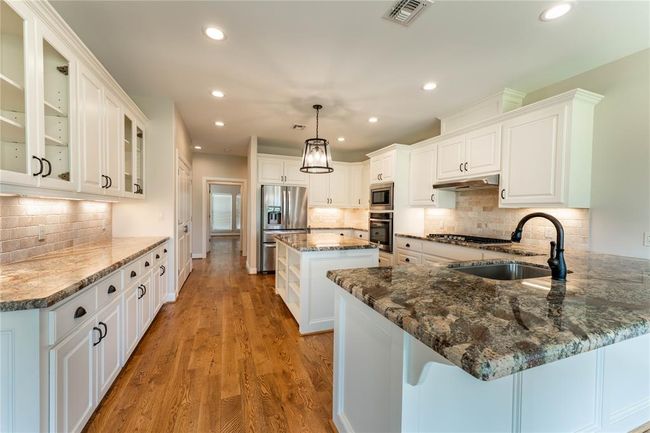 1470 S Nassau Rd, Home with 3 bedrooms, 3 bathrooms and null parking in Round Top TX | Image 8