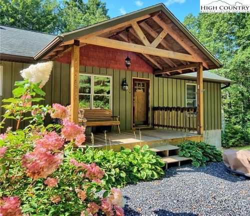 427 Catherine Ct, Fleetwood, NC, 28626-9426 | Card Image