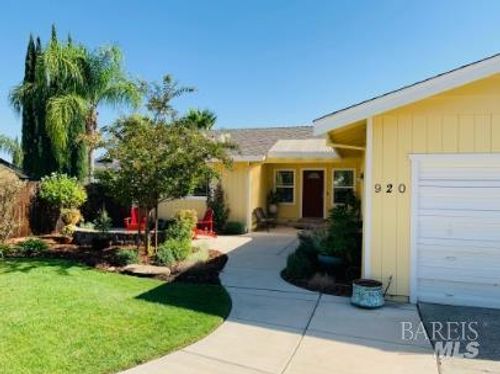 920 Linwood Street, Vacaville, CA, 95688 | Card Image