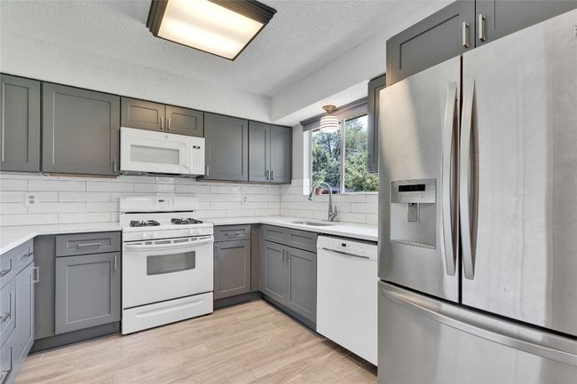 Kitchen | Image 12