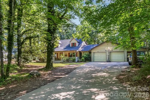 34 Lakeside Dr, Marion, NC, 28752-7110 | Card Image