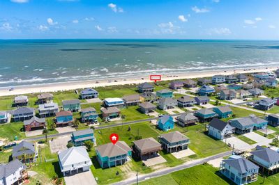 2328 Antigua Circle, House other with 5 bedrooms, 3 bathrooms and null parking in Crystal Beach TX | Image 3