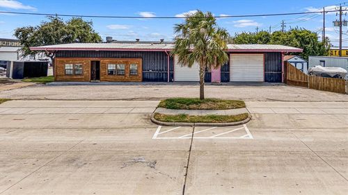 902 51st St, Galveston, TX, 77551-4110 | Card Image