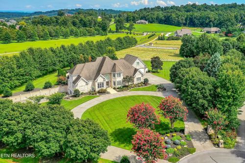 3930 Jackson Bend Dr, Louisville, TN, 37777-3774 | Card Image