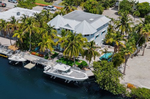 136 San Remo Dr, Islamorada, FL, 33036-3307 | Card Image