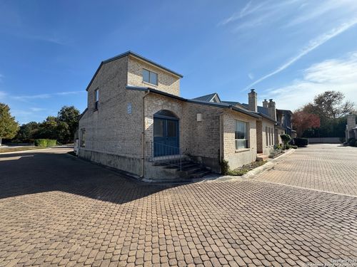 164 Oakwell Farms Pkwy, San Antonio, TX, 78218-1787 | Card Image