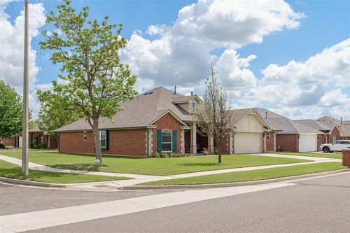 2009 Pelham Dr, Norman, OK, 73071-7218 | Card Image