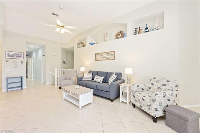 5-202 - 7828 Gardner Dr, Condo with 3 bedrooms, 2 bathrooms and null parking in NAPLES FL | Image 5