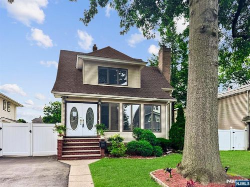 237 Elm Ave, Teaneck, NJ, 07666-2322 | Card Image