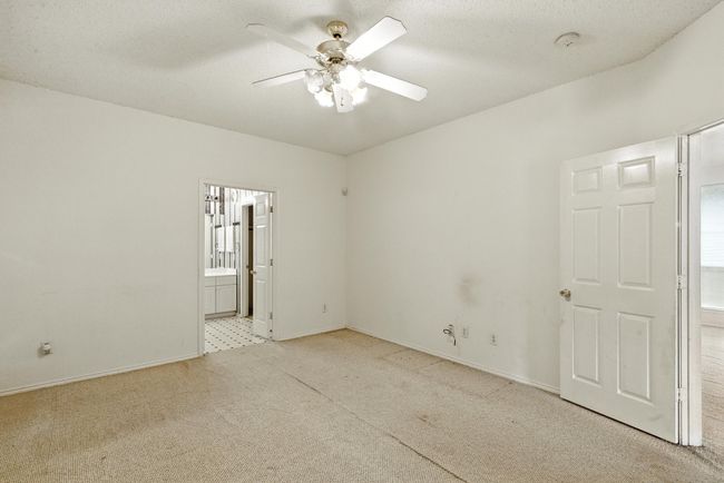 Downstairs primary bedroom | Image 27