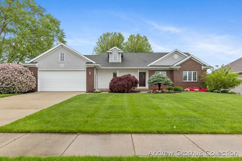 8299 Golfside Dr, Jenison, MI, 49428-8415 | Card Image