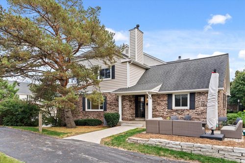 1118 Pilgrim Parkway, Elm Grove, WI, 53122 | Card Image