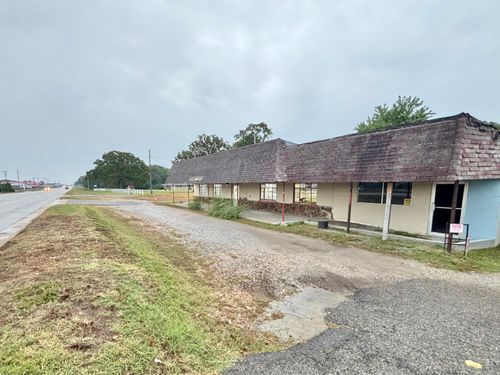 2222 S Main St, Jay, OK, 74346-3808 | Card Image