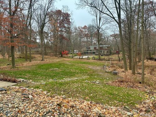 20137 W Whipple Dr, Northville, MI, 48167-1755 | Card Image
