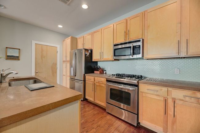 APT-2 - 2608 E 6 Th St, Condo with 2 bedrooms, 3 bathrooms and null parking in Austin TX | Image 13