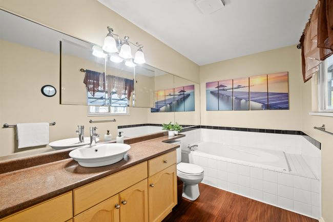 3302 Robson Dr, House other with 5 bedrooms, 3 bathrooms and 6 parking in Coquitlam BC | Image 13