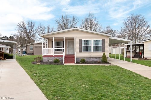 177 D St Sw, Navarre, OH, 44662-9227 | Card Image