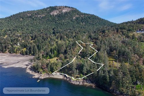 138 Narrows Rd West, Salt Spring Island, BC, V8K0A3 | Card Image