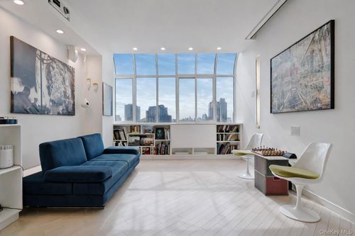 pht-310 E 46th Street, New York, NY, 10017 | Card Image