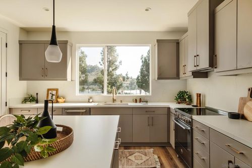 3851 Riley Ln, Los Angeles, CA, 90065-1439 | Card Image