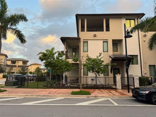 0-8364 Nw 43rd St, Doral, FL, 33166-5894 | Card Image