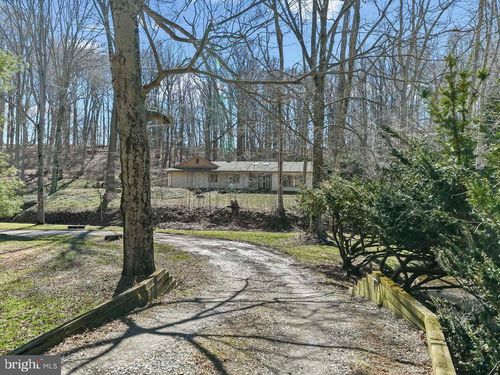 310 Woodview Rd, WEST GROVE, PA, 19390-9211 | Card Image