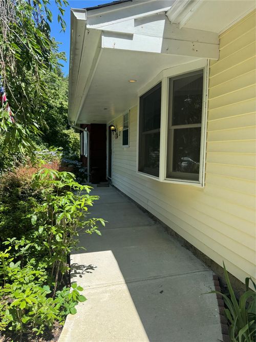 3 Janis Ln, Rocky Point, NY, 11778-9435 | Card Image