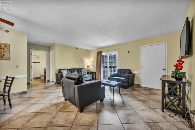 7 - 1230 Tri Motor Dr, Condo with 2 bedrooms, 2 bathrooms and null parking in Put-In-Bay OH | Image 8