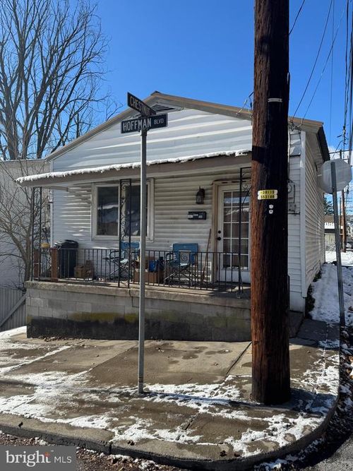 8 N Hoffman Blvd, ASHLAND, PA, 17921-1302 | Card Image