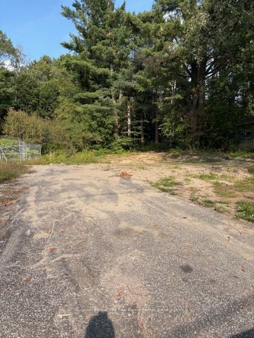 379 Manitoba St, Bracebridge, ON, P1L2C6 | Card Image