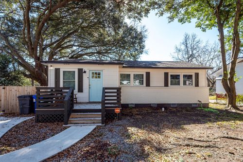 1511 Larry St, North Charleston, SC, 29406-3716 | Card Image