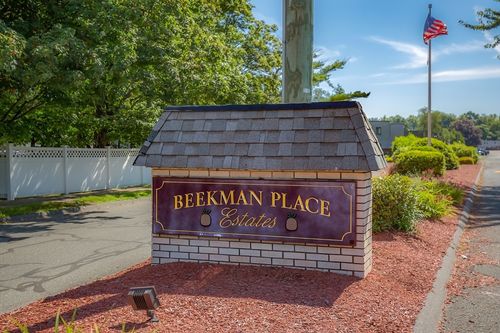 106-106 Beekman Dr, Agawam, MA, 01001-2605 | Card Image